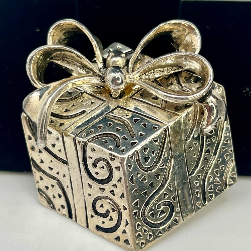 Silver Gift Box Brooch w/ Bow – Holiday Statement pendant & brooch